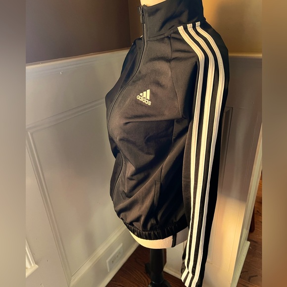 ADIDAS Iconic Women’s Track Jacket with three Iconic stripes on sleeve🔥🔥🔥 - Picture 6 of 13